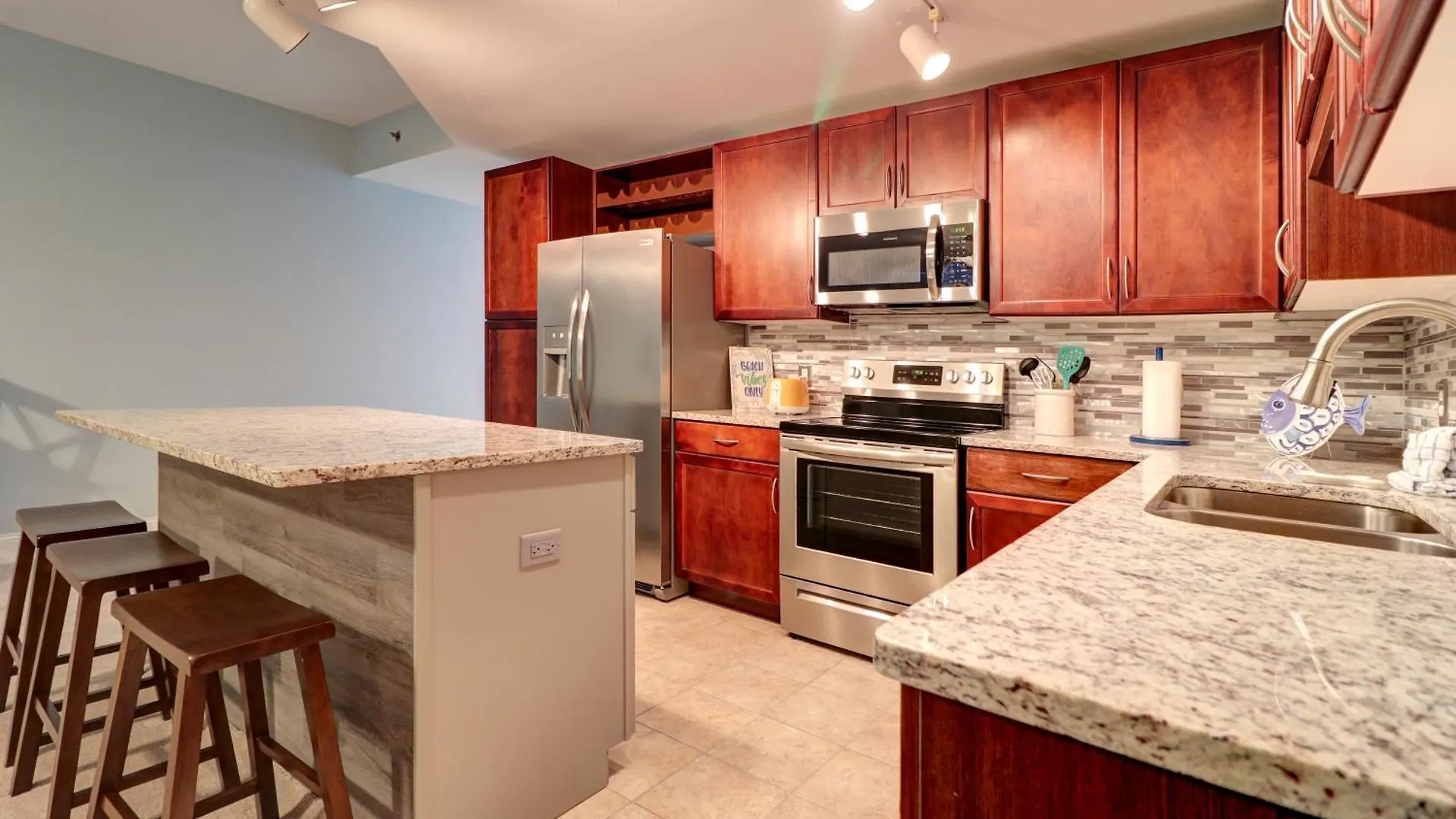 Holiday home Gorgeous 1-Bed 2-Bath Condo With Gulf View! Pools On-Site! Walk To The Beach! Panama City Beach
